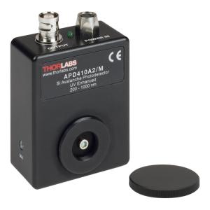 APD410A2/M - Детектор на лавинном фотодиоде (Si), регулировка усиления, температурная компенсация, источник питания, рабочий диапазон: 200 - 1000 нм, выходной сигнал: DC - 10 МГц, крепления M4, Thorlabs