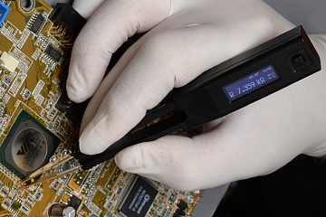 В наличии портативные измерители LCR Smart Tweezers