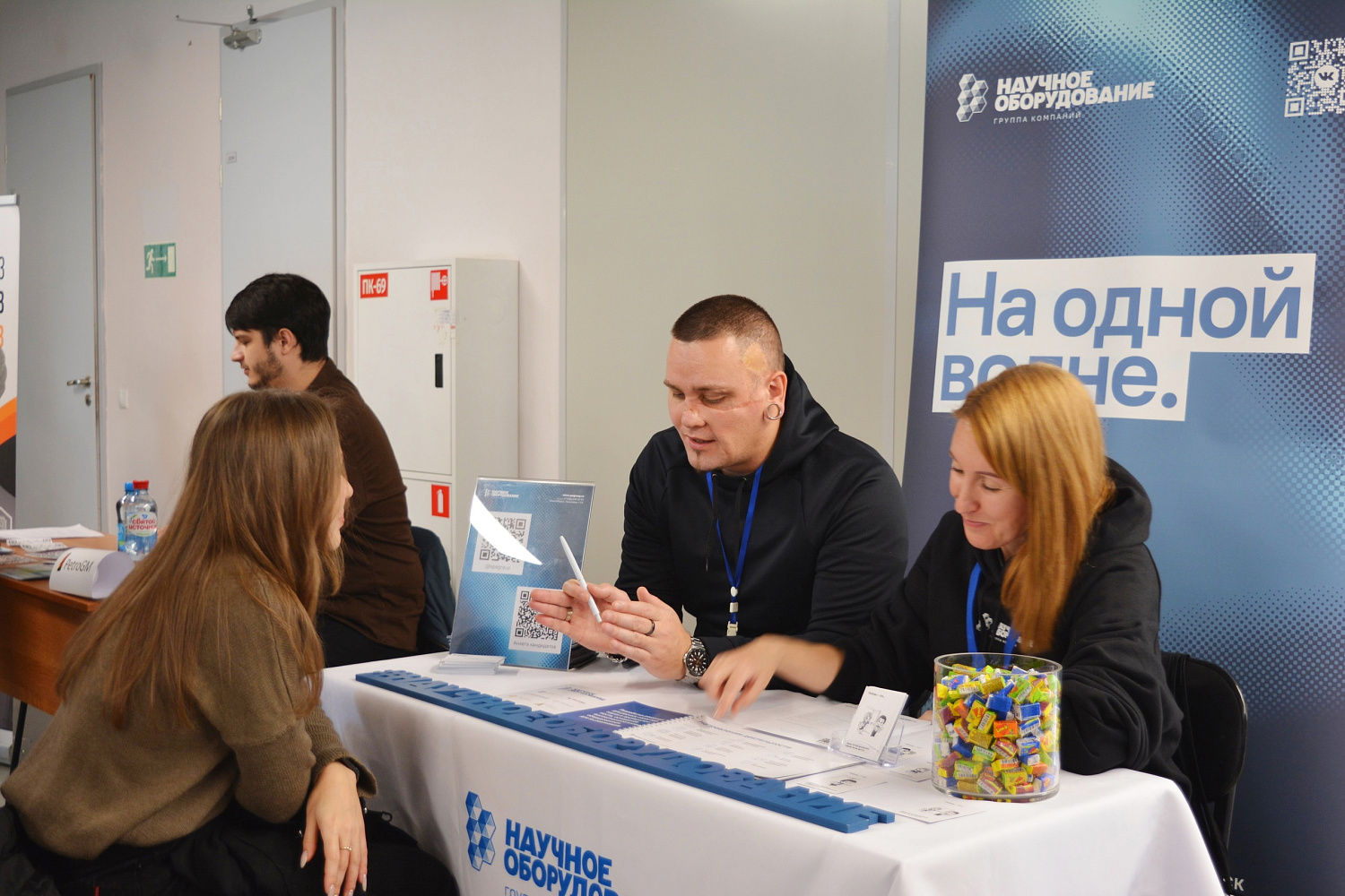 Амбассадоры, экспресс-собеседования и фейлы: как «Научное оборудование» взаимодействует со студентами НГУ