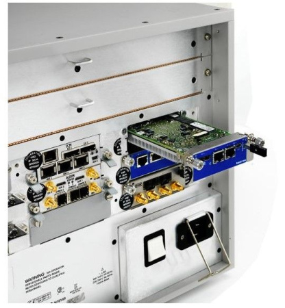 Комплект для тестирования средств беспроводной связи Keysight (Agilent) E7515A UXM Комплект для тестирования средств беспроводной связи Keysight (Agilent) E7515A UXM