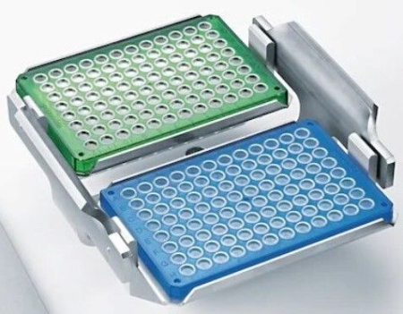 Испаритель центрифужный Eppendorf Concentrator plus (с вакуумным насосом и ротором) Испаритель центрифужный Eppendorf Concentrator plus (с вакуумным насосом и ротором)