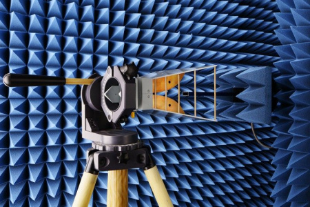 Автоматизированный комплекс измерения параметров антенн на базе плоского сканера ближнего поля